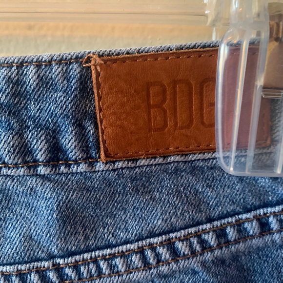 Urban Outfitters BDG Mom Medium Wash Jeans-26 - Picture 5 of 8